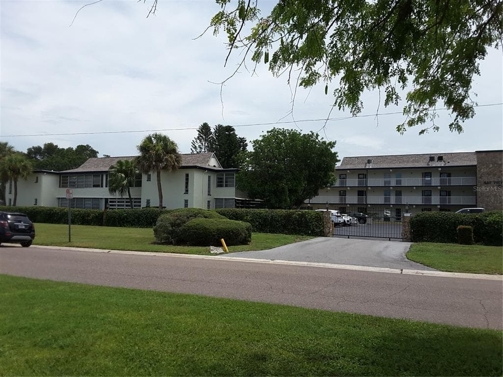 6100 12TH STREET S UNIT 116 ST PETERSBURG, FL 33705