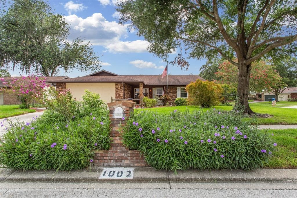 1002 MALLOW WAY BRANDON, FL 33510