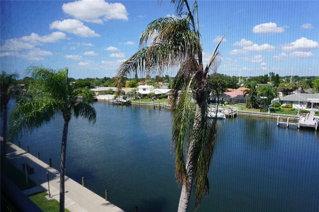 4902 38TH WAY S UNIT 408 ST PETERSBURG, FL 33711