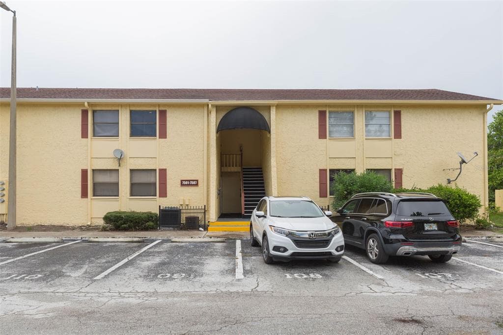 7501 DOLONITA DRIVE TAMPA, FL 33615