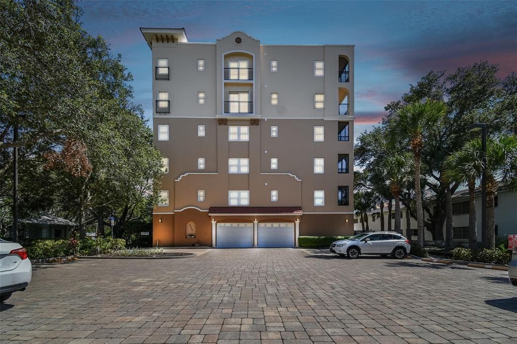 2940 W BAY DRIVE UNIT 404 BELLEAIR BLUFFS, FL 33770