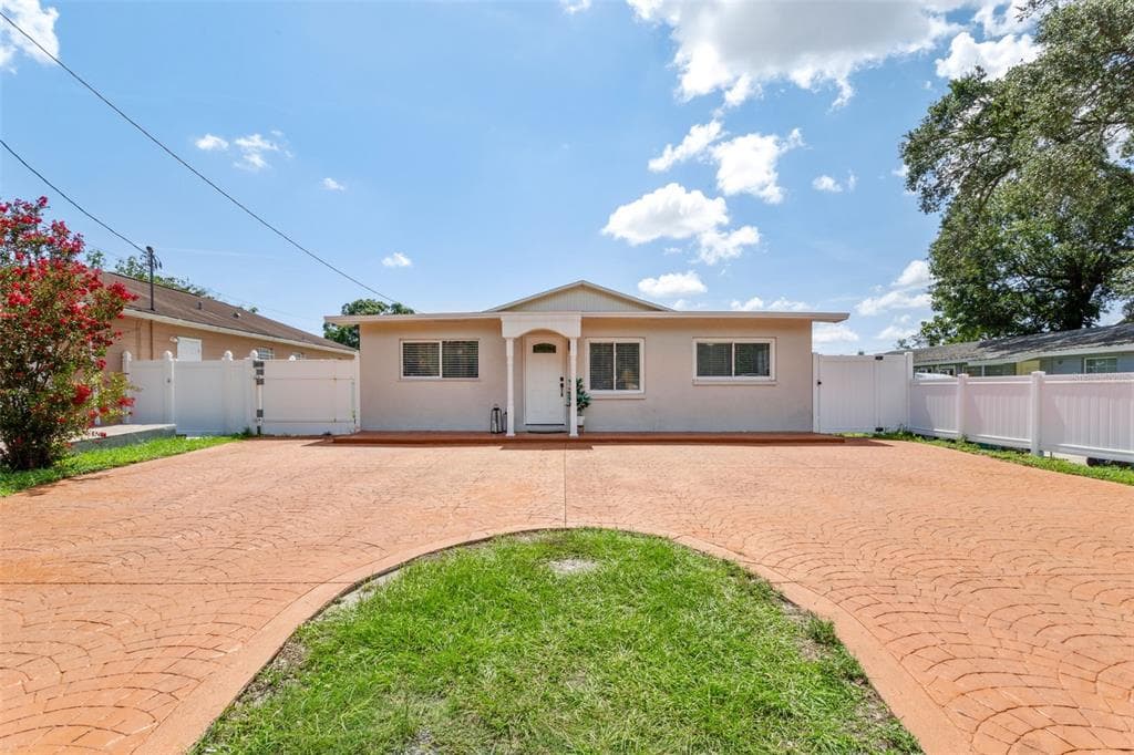 6910 N HIMES AVENUE TAMPA, FL 33614