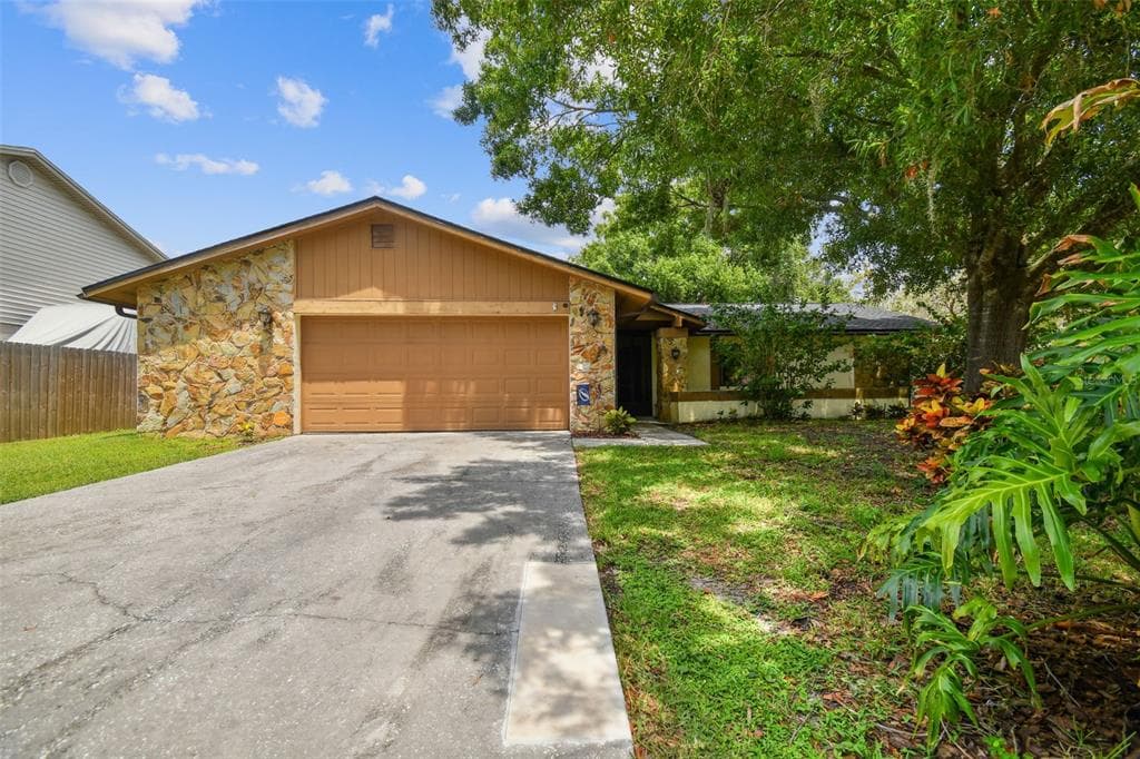 15805 COUNTRYBROOK STREET TAMPA, FL 33624