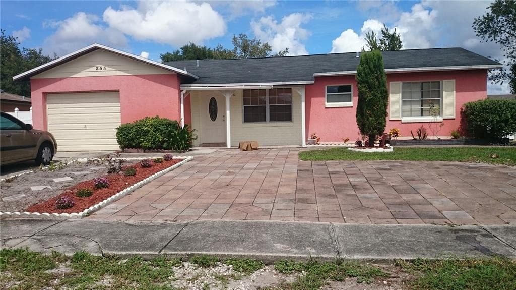 255 LALLA LANE APOPKA, FL 32712