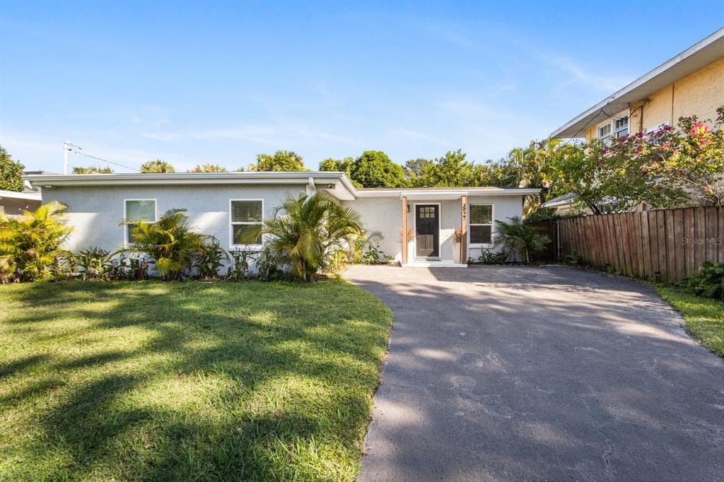 3927 HUNTINGTON STREET NE ST PETERSBURG, FL 33703