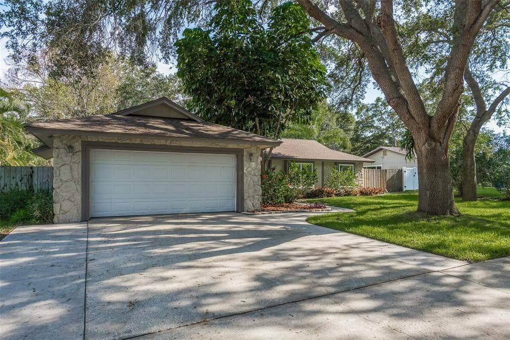 1518 WEXFORD DRIVE N PALM HARBOR, FL 34683