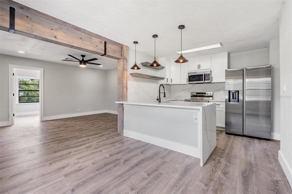 186 22ND AVENUE N UNIT 4 ST PETERSBURG, FL 33704