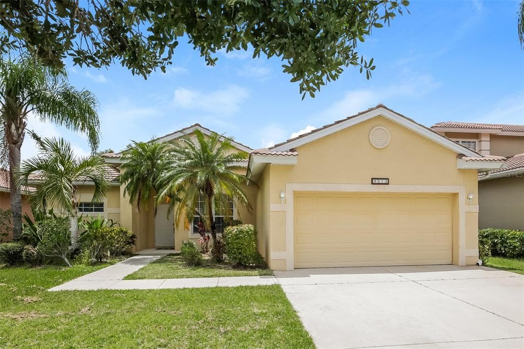 9513 BLUE STONE CIRCLE FORT MYERS, FL 33913