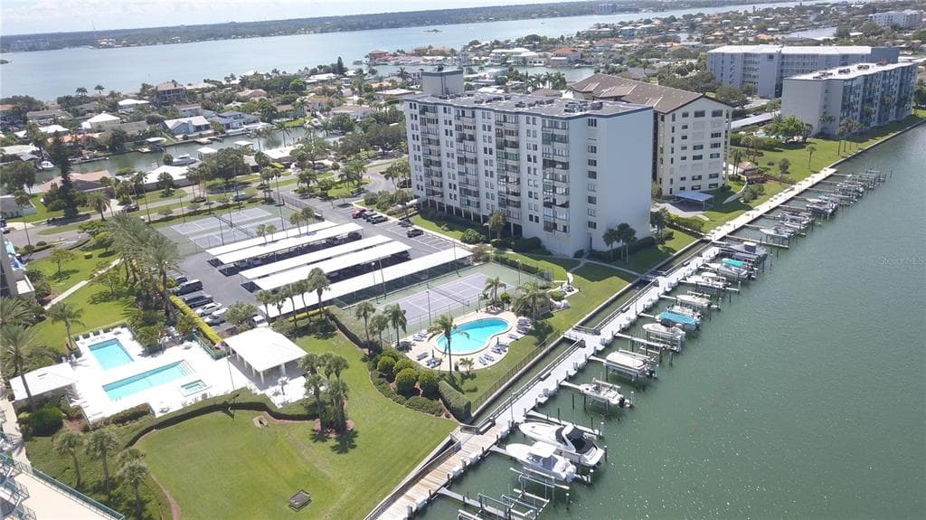 660 ISLAND WAY UNIT 901 CLEARWATER, FL 33767
