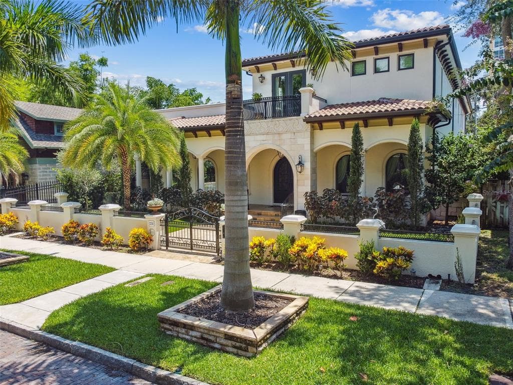 238 6TH AVENUE NE ST PETERSBURG, FL 33701