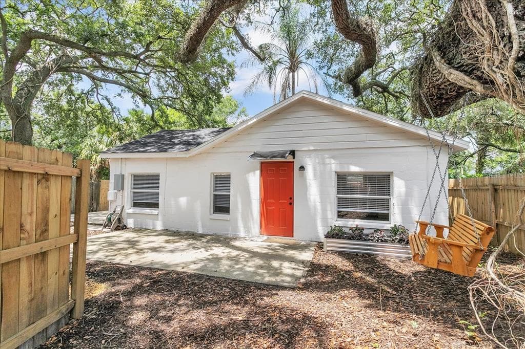6008 N TAMPA STREET UNIT 2 TAMPA, FL 33604