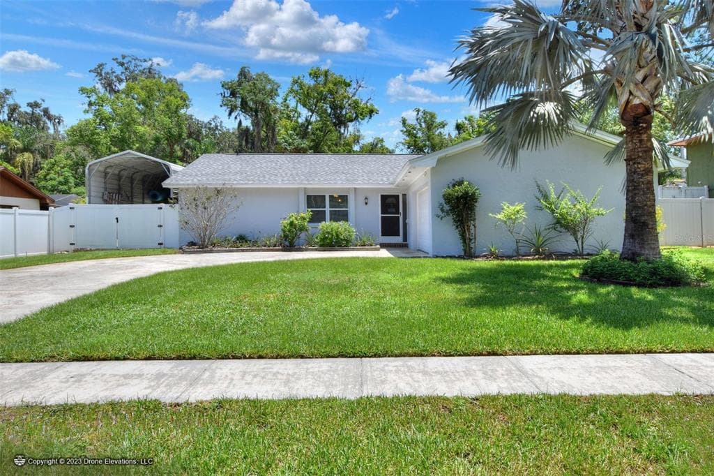 907 WINCHESTER LANE VALRICO, FL 33594