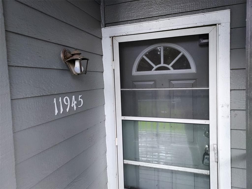 11945 SKYLAKE PLACE UNIT 11945 TEMPLE TERRACE, FL 33617