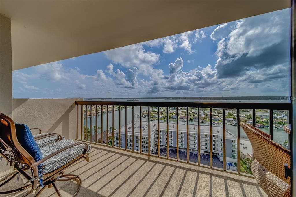 400 ISLAND WAY UNIT 1706 CLEARWATER, FL 33767