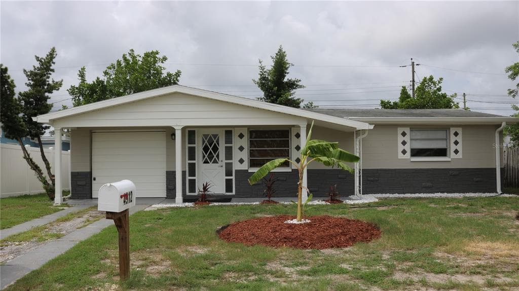 4912 LEMONWOOD LOOP HOLIDAY, FL 34690