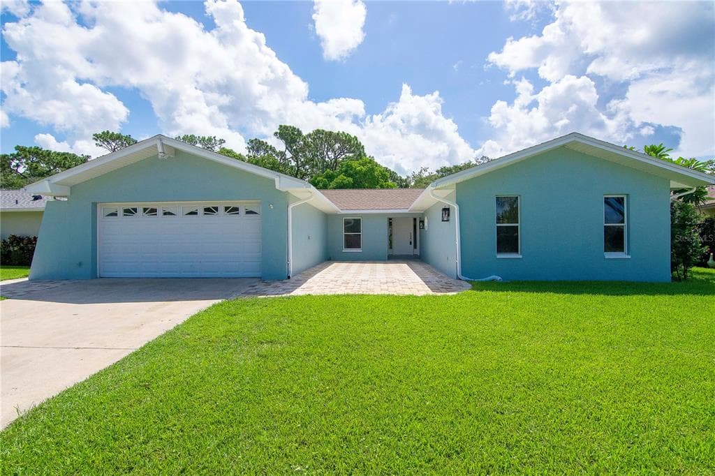 10697 DEL PRADO DRIVE E LARGO, FL 33774