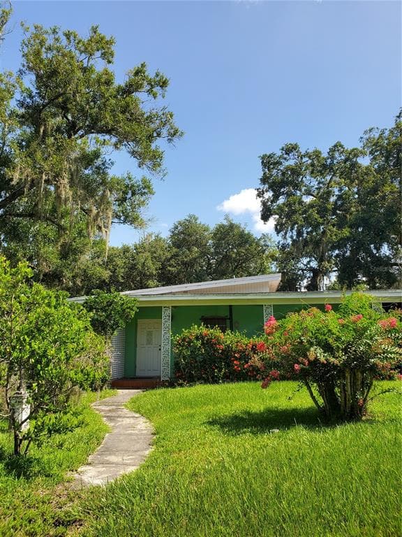 1802 E HAMILTON AVENUE TAMPA, FL 33610
