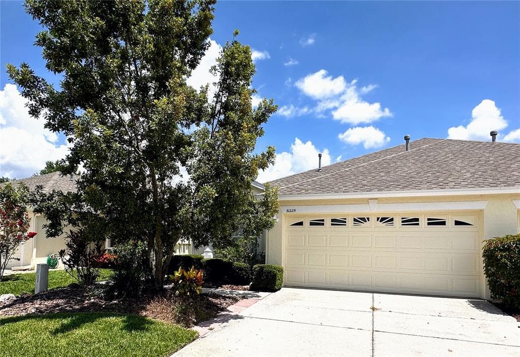 31225 SHAKER CIRCLE WESLEY CHAPEL, FL 33543