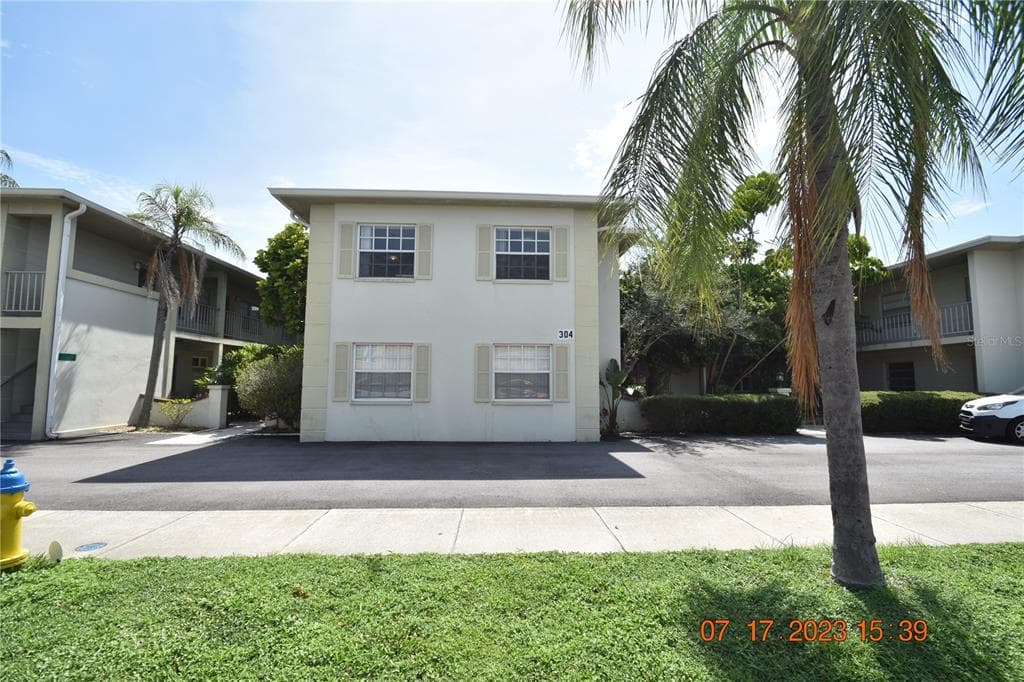 304 DANUBE AVENUE UNIT 10 TAMPA, FL 33606