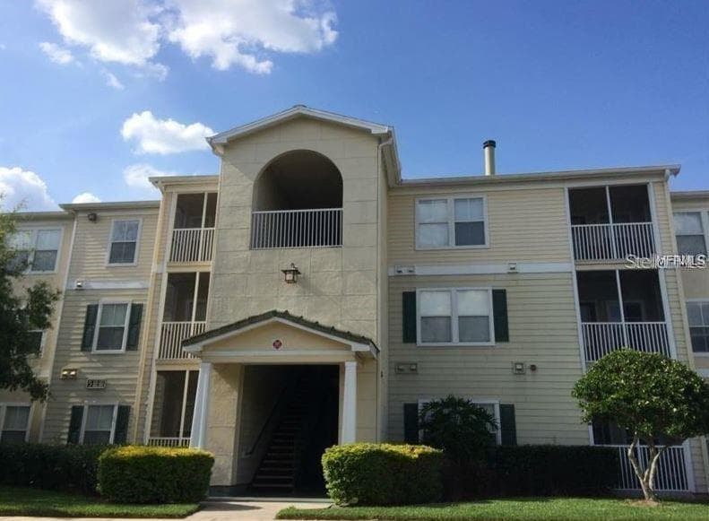 18369 BRIDLE CLUB DRIVE TAMPA, FL 33647