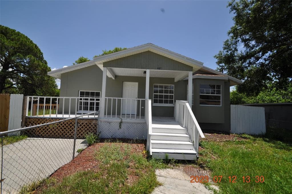718 OAK STREET SW RUSKIN, FL 33570
