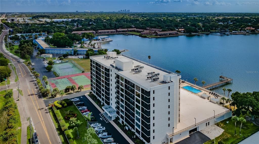 7100 SUNSHINE SKYWAY LANE S UNIT 606 ST PETERSBURG, FL 33711