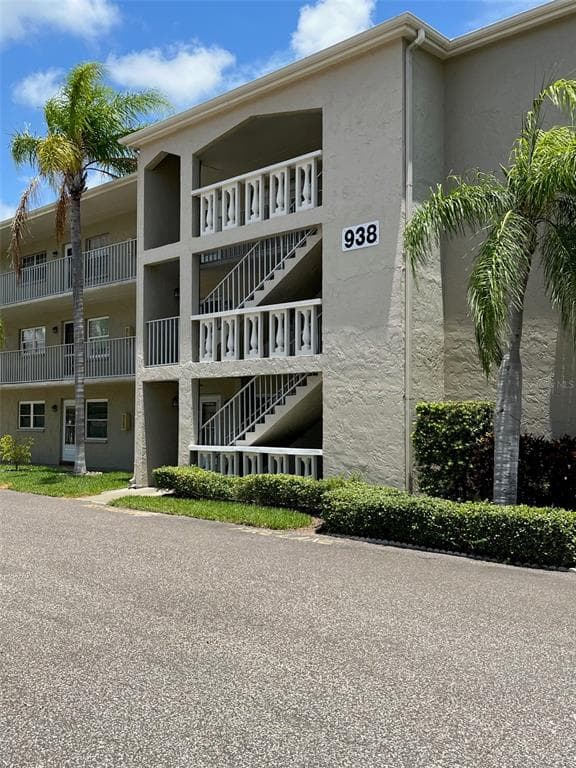 938 VIRGINIA ST UNIT 106 DUNEDIN, FL 34698