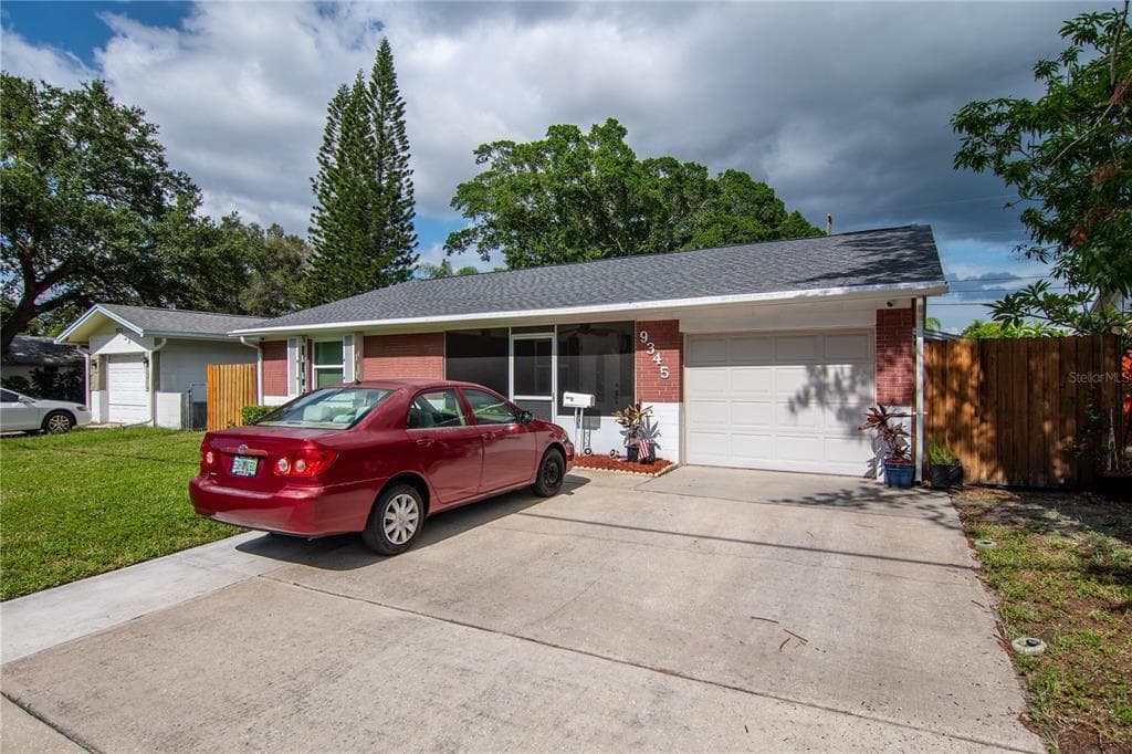 9345 52ND STREET N PINELLAS PARK, FL 33782