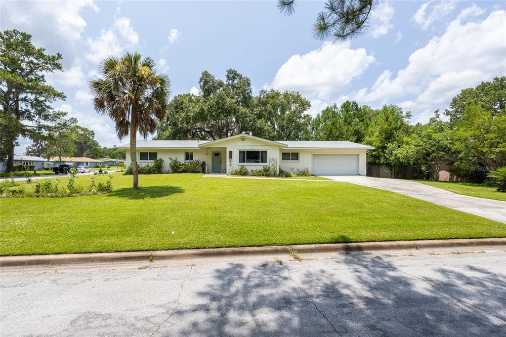 426 NW 98 STREET GAINESVILLE, FL 32607