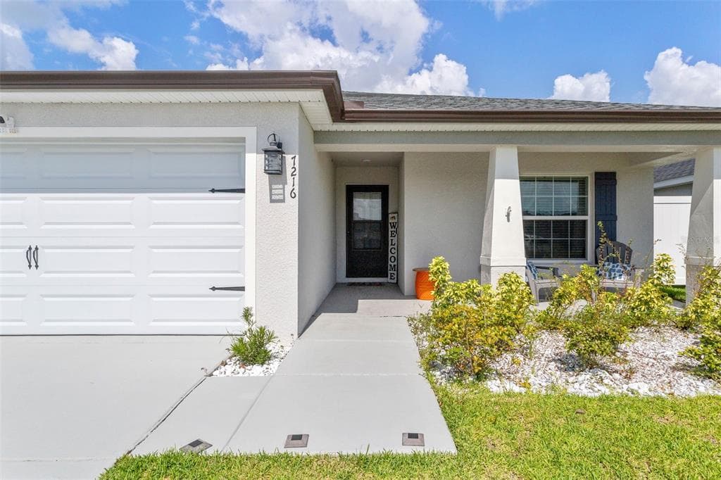 7216 TWISTING PINES LOOP ZEPHYRHILLS, FL 33541