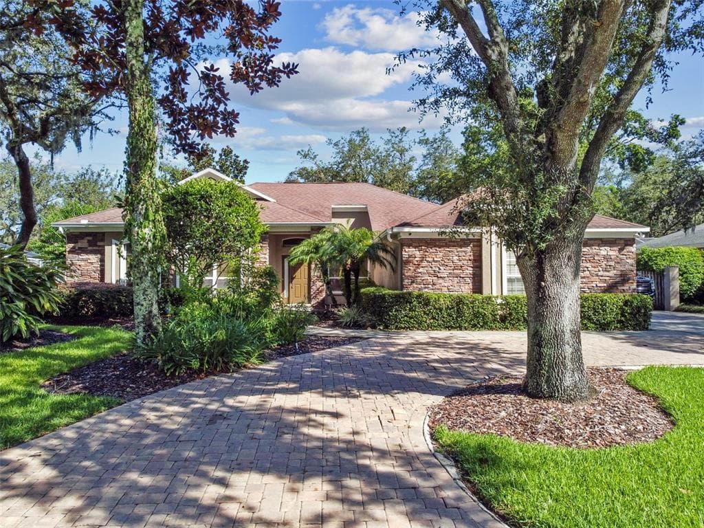 2705 ASTON AVENUE PLANT CITY, FL 33566