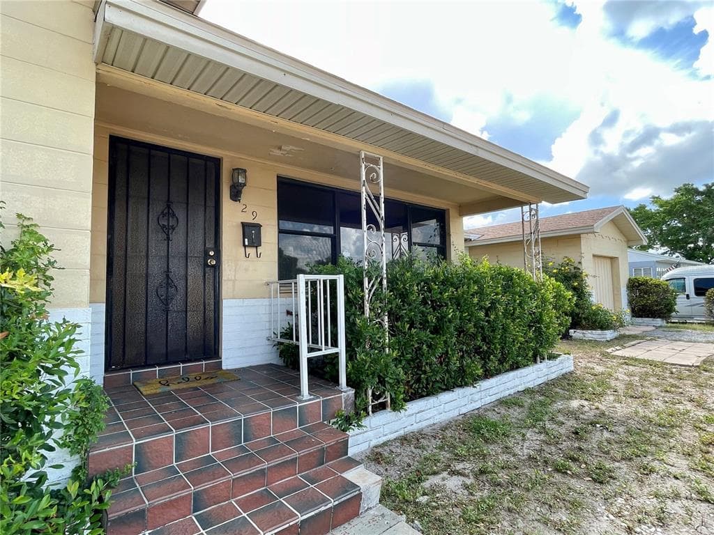29 WESTWOOD TERRACE N ST PETERSBURG, FL 33710