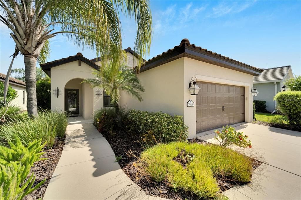 12719 CRYSTAL CLEAR PLACE LAKEWOOD RANCH, FL 34211