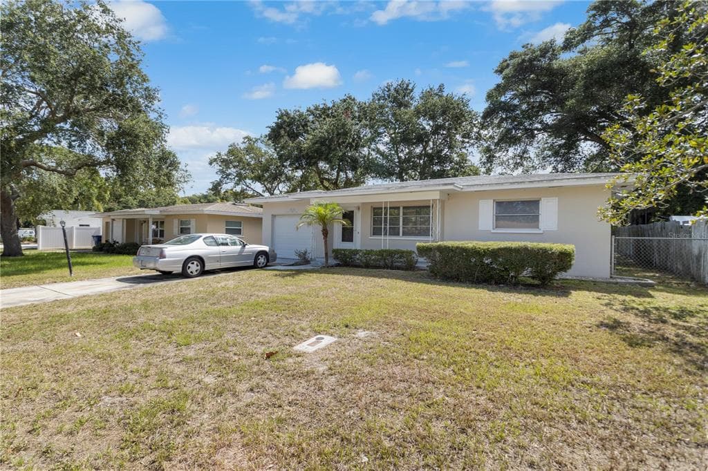 2085 GEORGIANNA STREET LARGO, FL 33774