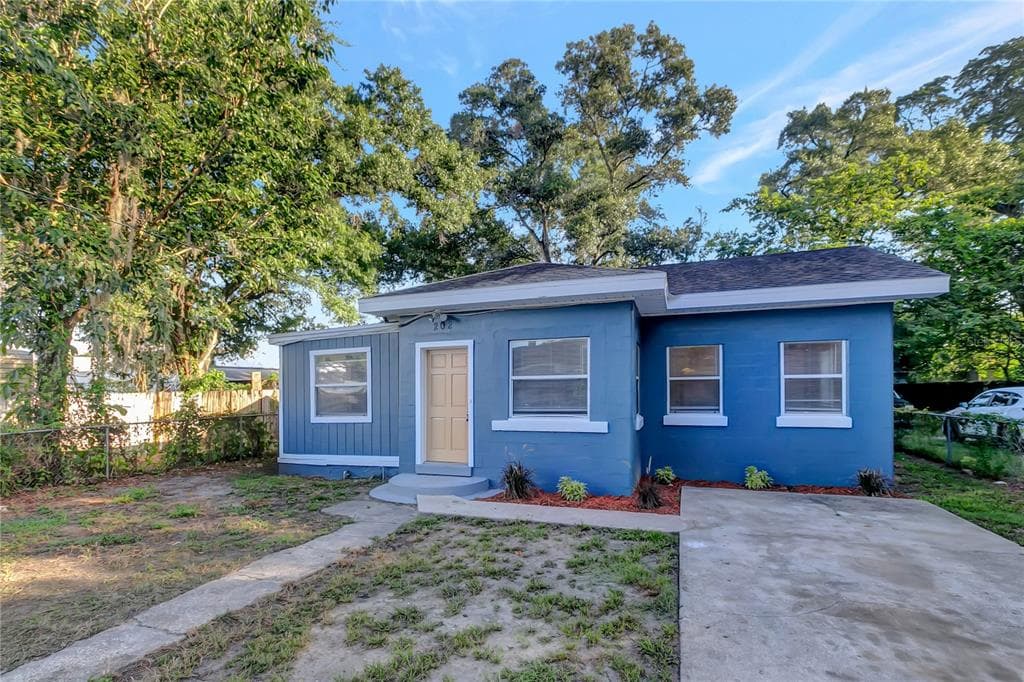 202 E HAMILTON AVENUE TAMPA, FL 33604