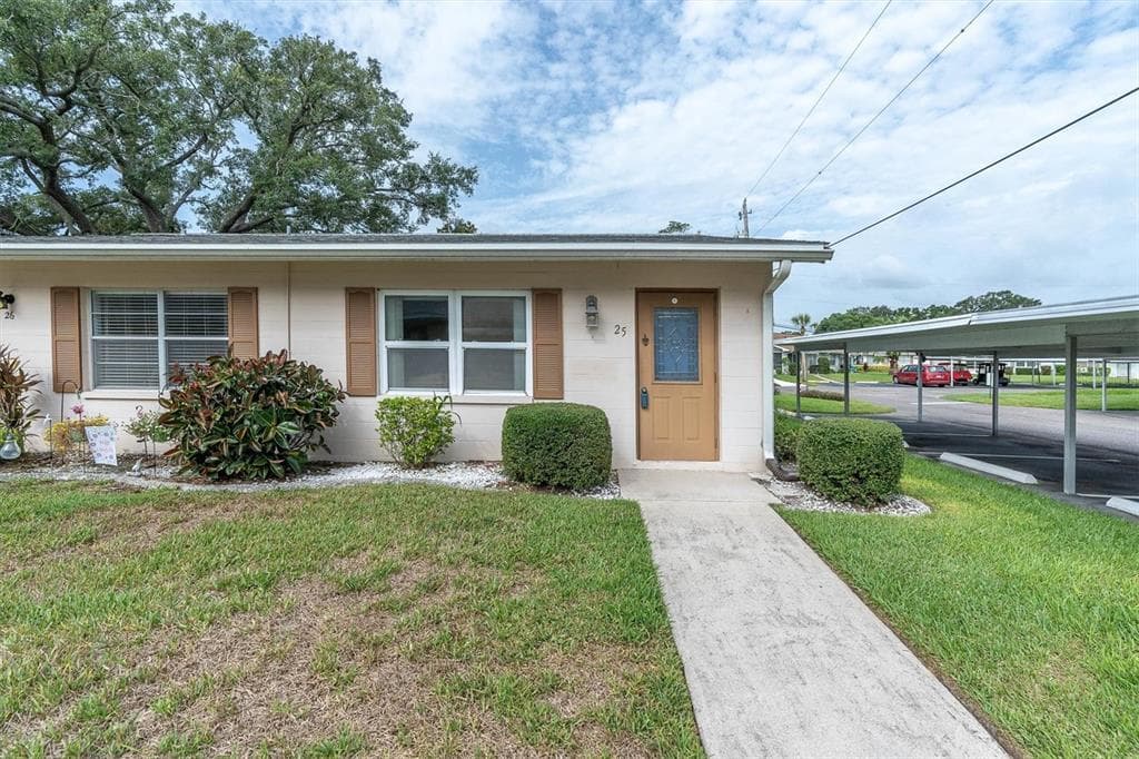 402 DORCHESTER PLACE UNIT B25 SUN CITY CENTER, FL 33573
