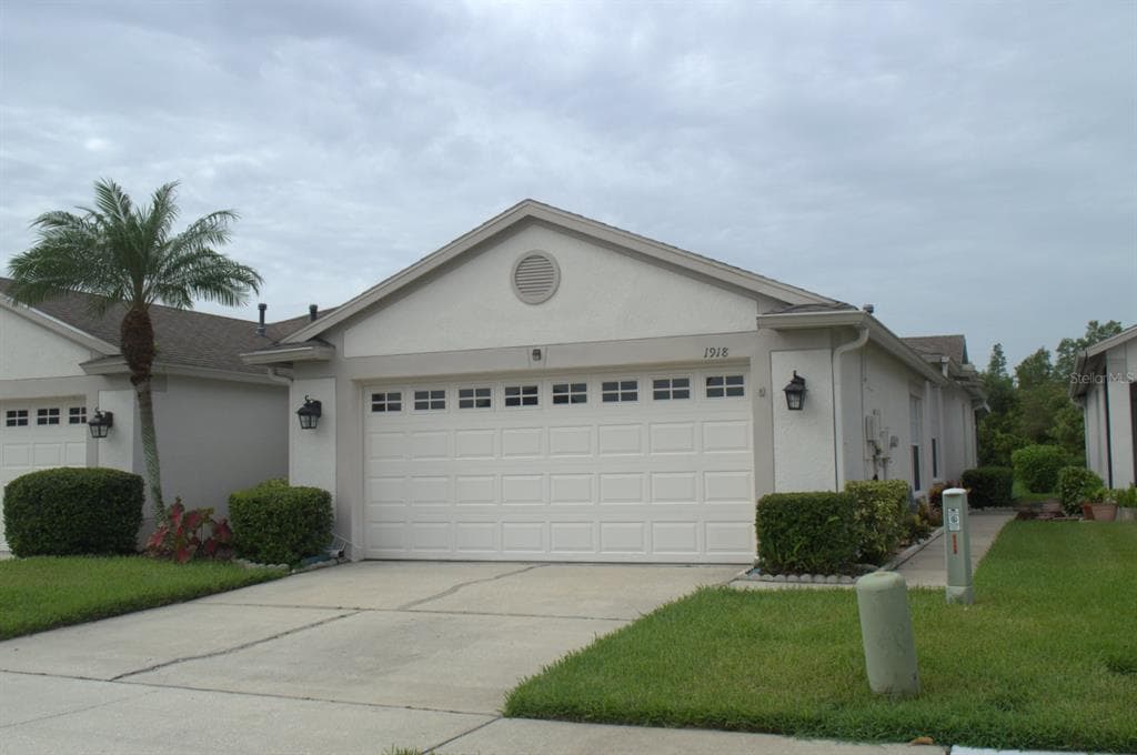 1918 SASSAFRAS DRIVE WESLEY CHAPEL, FL 33543