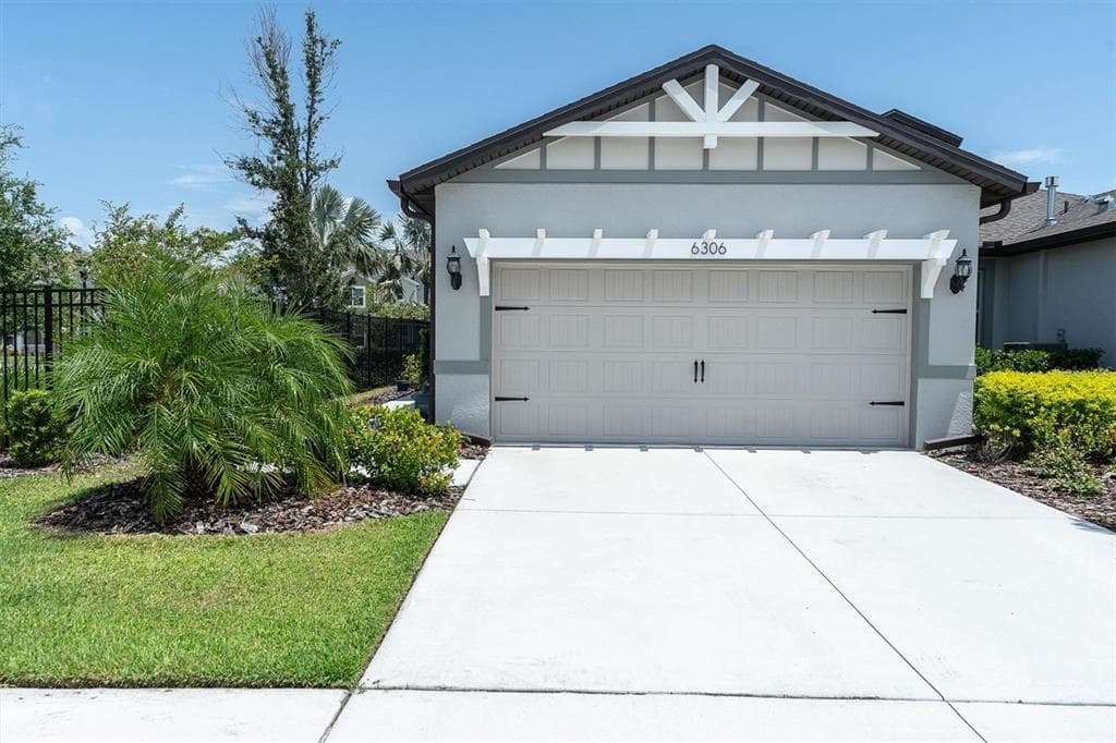 6306 MOORING LINE CIRCLE APOLLO BEACH, FL 33572