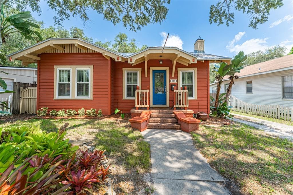 407 W HANNA AVENUE TAMPA, FL 33604