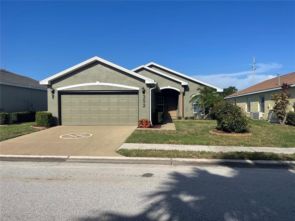 352 LAKE SUZANNE DRIVE