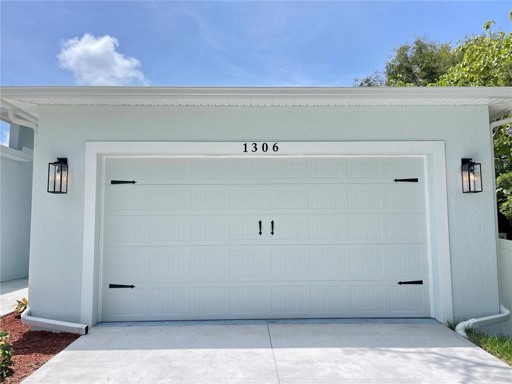 1306 E LEMON STREET TARPON SPRINGS, FL 34689