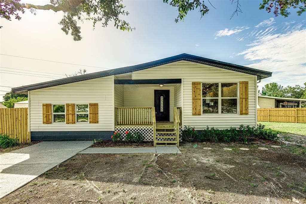 5528 43RD STREET E BRADENTON, FL 34203