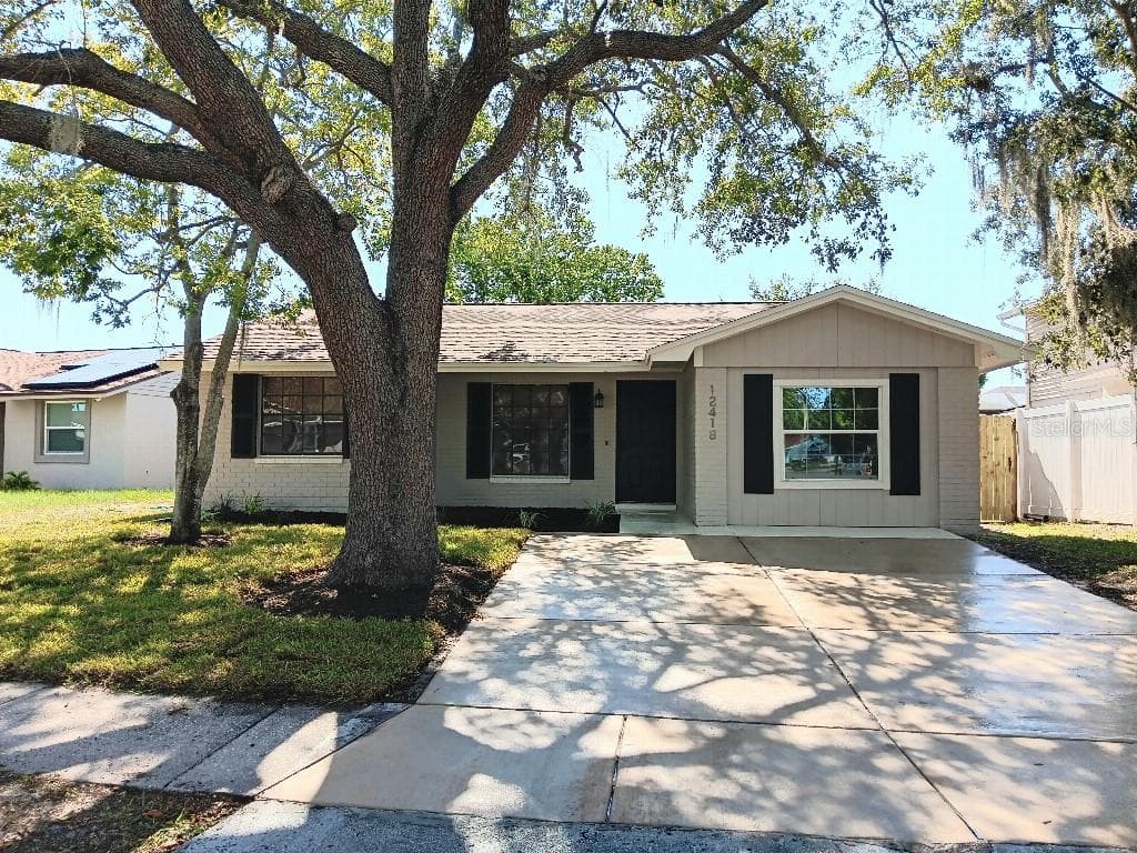 12418 QUEENSLAND LANE TAMPA, FL 33625
