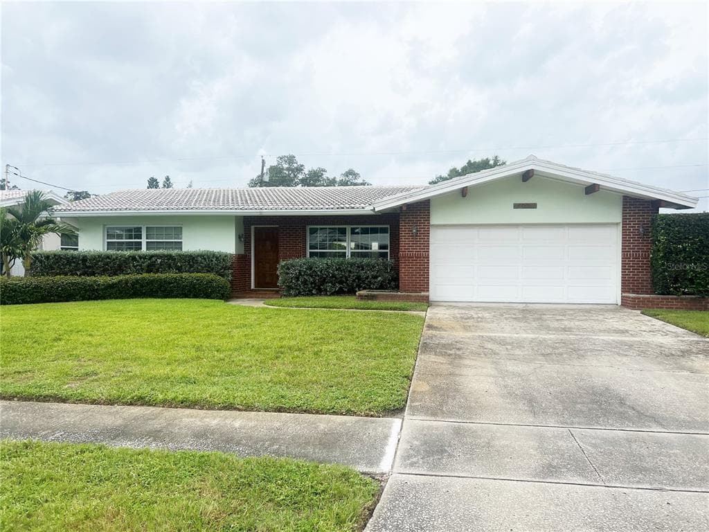 2058 ENVOY COURT CLEARWATER, FL 33764