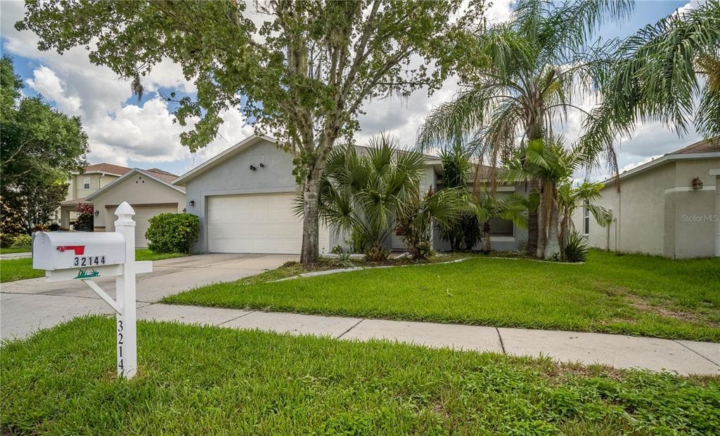 32144 BROOKSTONE DRIVE WESLEY CHAPEL, FL 33545