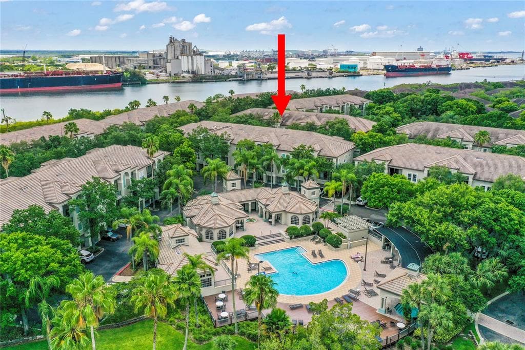 625 TROPICAL BREEZE WAY TAMPA, FL 33602