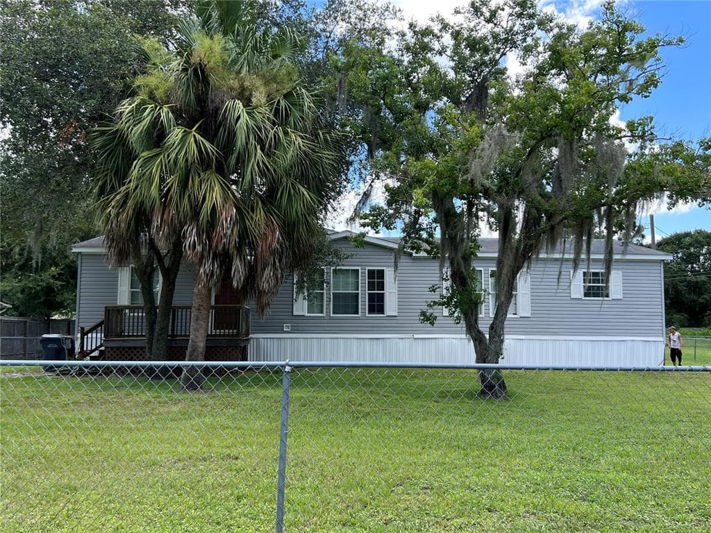 6503 FERNWOOD DRIVE LAKELAND, FL 33810