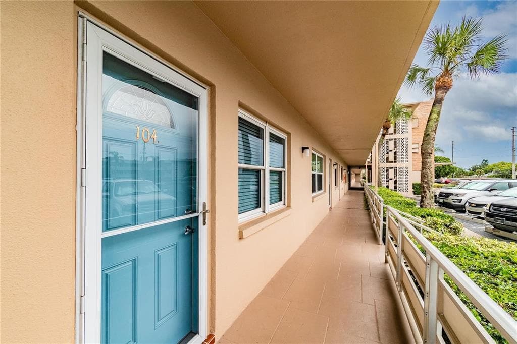 1893 SHORE DRIVE S UNIT 104 SOUTH PASADENA, FL 33707