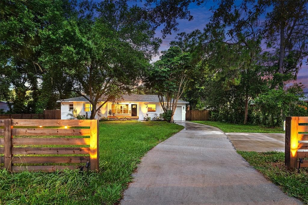 2504 W FLETCHER AVENUE TAMPA, FL 33618