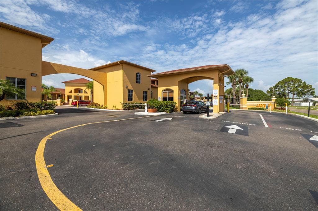 4311 BAYSIDE VILLAGE DRIVE UNIT 101 TAMPA, FL 33615
